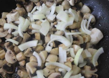 Самые вкусные и простые салаты с грибами и курицей
