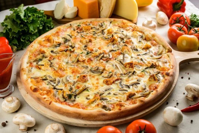 12 рецептов пиццы с курицей и грибами, которая готовится проще простого