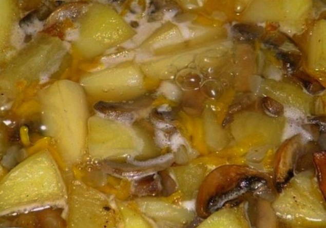 Как вкусно потушить картошку с грибами
