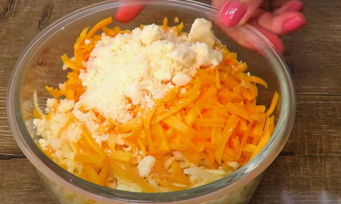 Запеченное мясо в духовке из свинины с картофелем и грибами