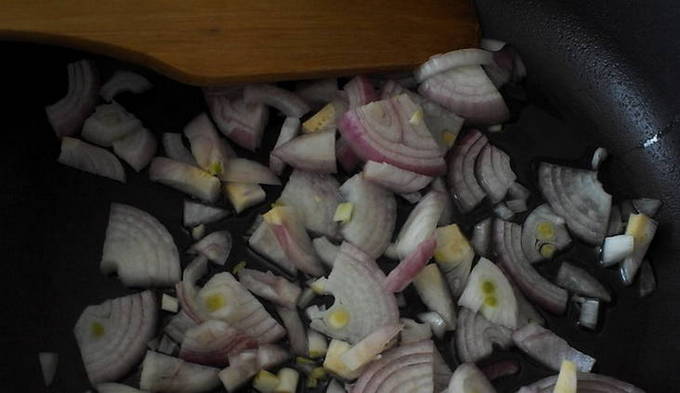Как вкусно потушить картошку с грибами
