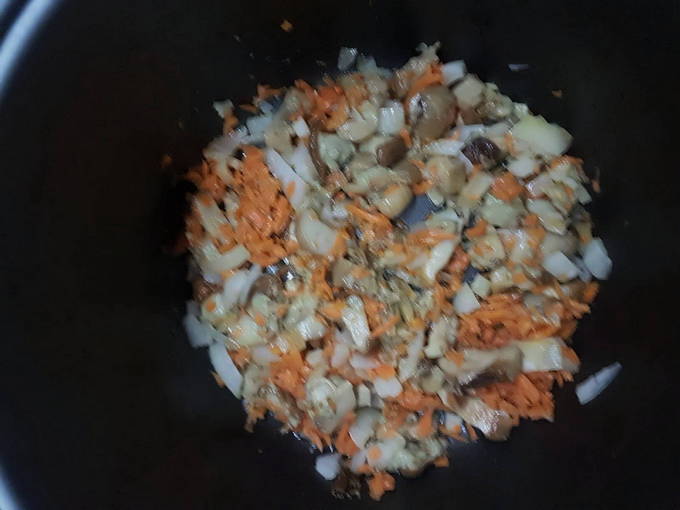 Как вкусно потушить картошку с грибами