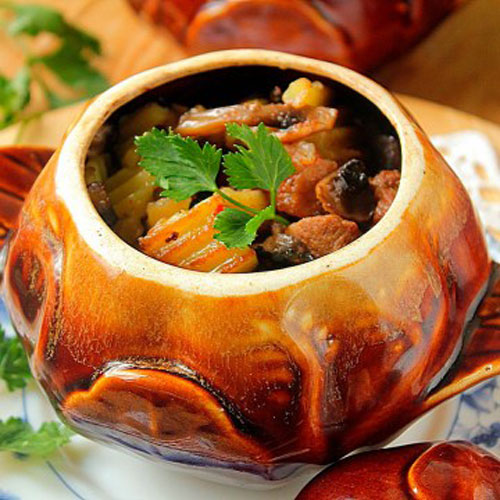 Картофель с грибами в горшочках в духовке