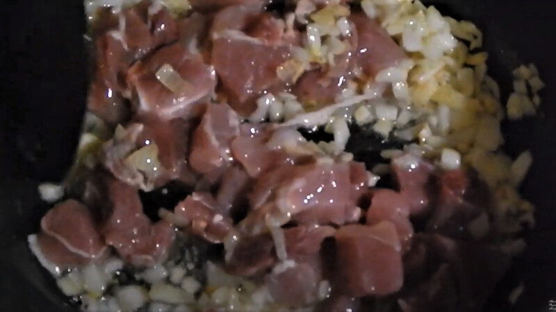 мясо с луком