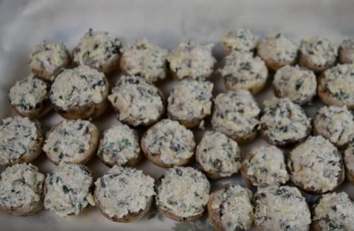 Фаршированные грибы с креветками и сыром