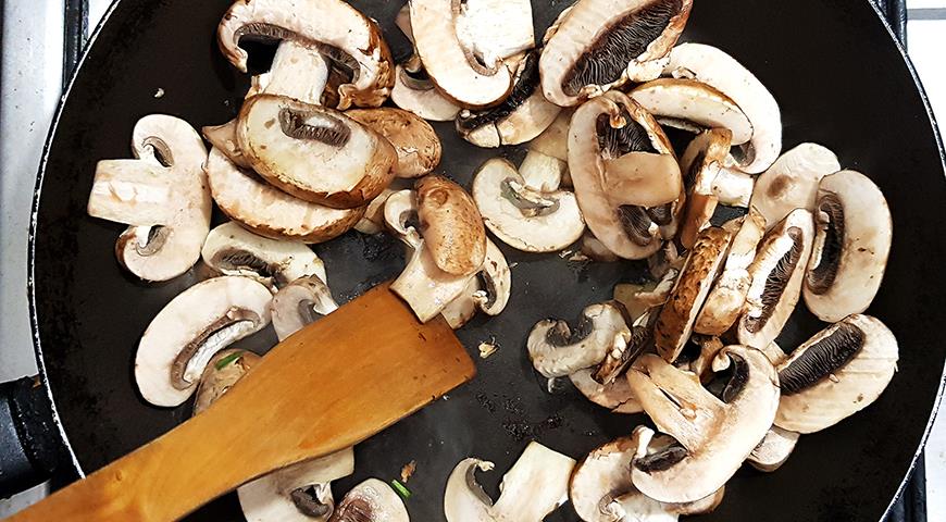 Как вкусно приготовить шампиньоны чтобы они были мягкими