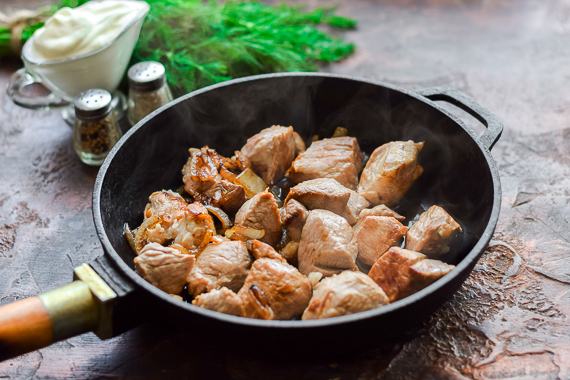 Как вкусно приготовить картошку с мясом и грибами