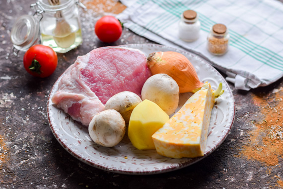 ТОП-10 рецептов мяса по-французски в духовке с картошкой, грибами и сыром