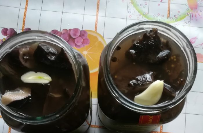 Как просто и вкусно замариновать черные грузди