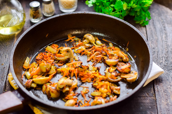 Как вкусно приготовить шампиньоны с рисом