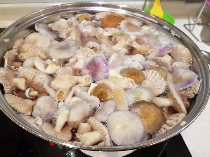 Как вкусно приготовить жареные сыроежки