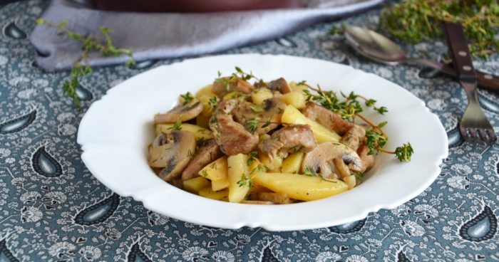 Как вкусно потушить картошку с грибами