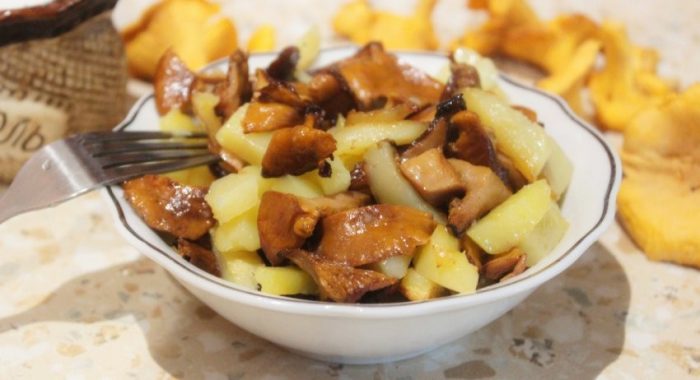 Как вкусно потушить картошку с грибами