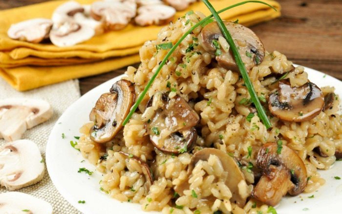 Как вкусно приготовить шампиньоны с рисом
