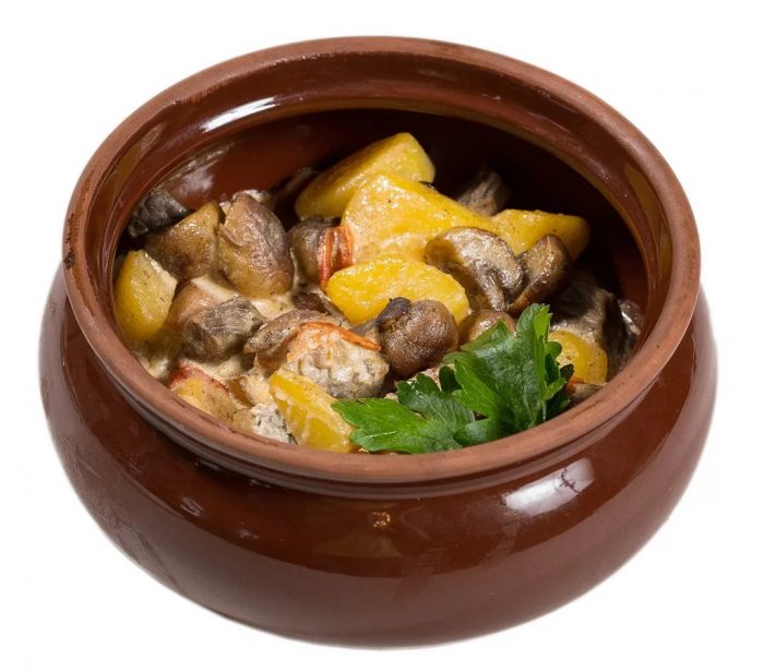Жаркое по-домашнему из свинины с картошкой и грибами