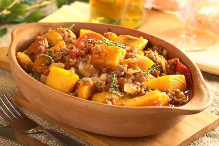 Жаркое по-домашнему из свинины с картошкой и грибами
