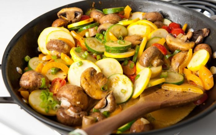 Как вкусно приготовить грибы с овощами