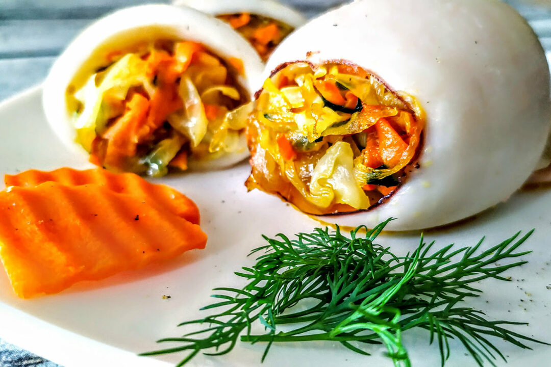 Кальмары, фаршированные жареной капустой, рецепт и фото