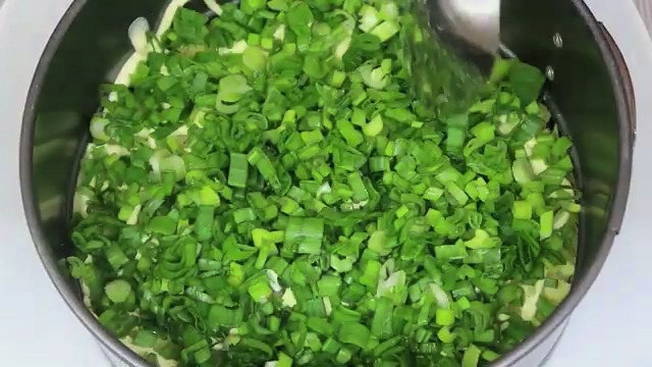 19 вариантов приготовления салата с опятами и куриной грудкой