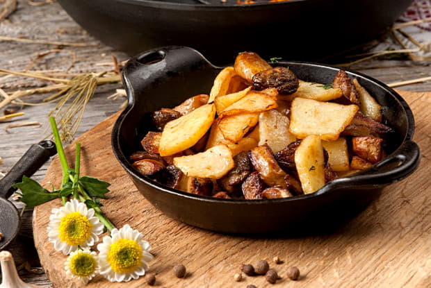 Как вкусно пожарить картошку с замороженными грибами