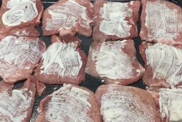 Как вкусно приготовить свинину с грибами в духовке