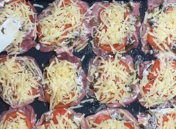 Как вкусно приготовить свинину с грибами в духовке