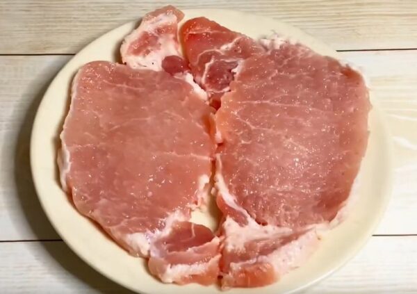 Как вкусно приготовить свинину с грибами в духовке