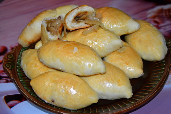 Самые вкусные и простые рецепты пирога с солеными грибами