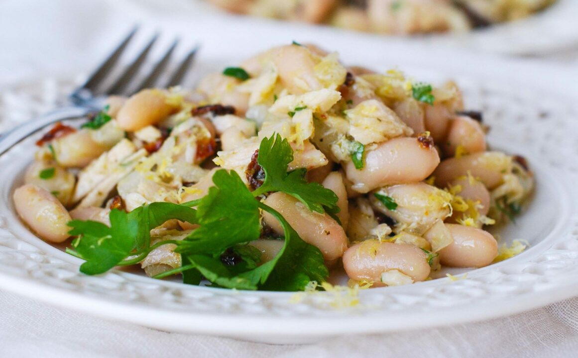 Салаты с грибами: рецепты, вкусный грибной салат с солеными лесными рыжиками, простой салат с маринованными и свежими опятами, видео, фото.