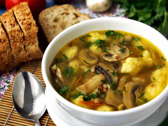 Суп из белых грибов Porcini - насыщенные грибные супы из сушеных (вяленых) или свежих грибов 2017 года.