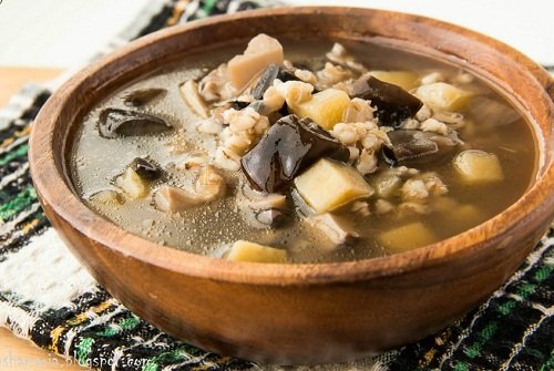 Суп с грибами и ячменем