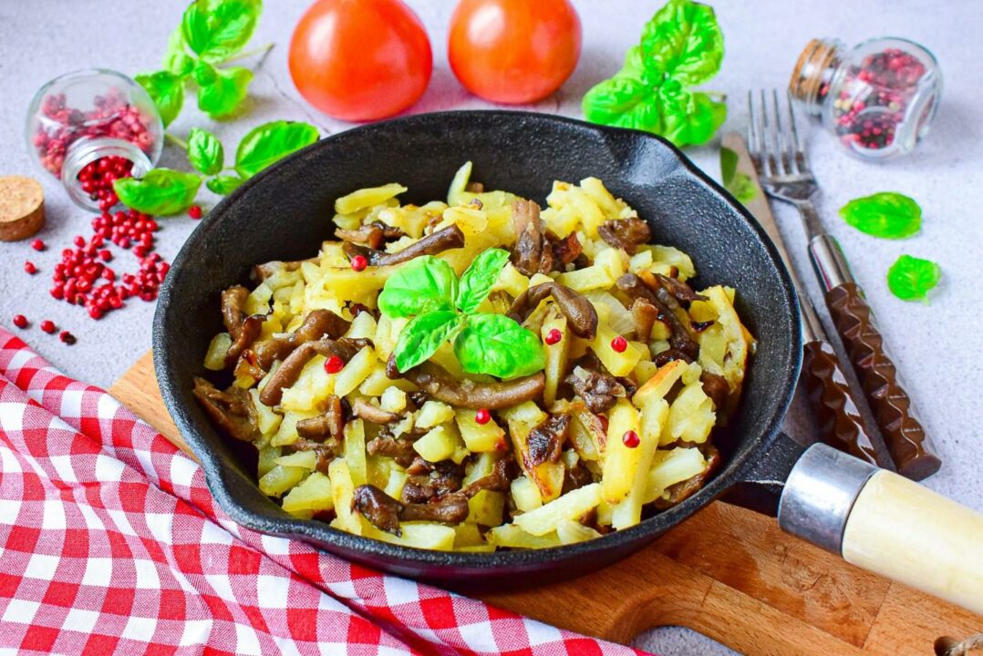 Жареный картофель с грибами рецепт с фото пошагово и видео - 1000.menu