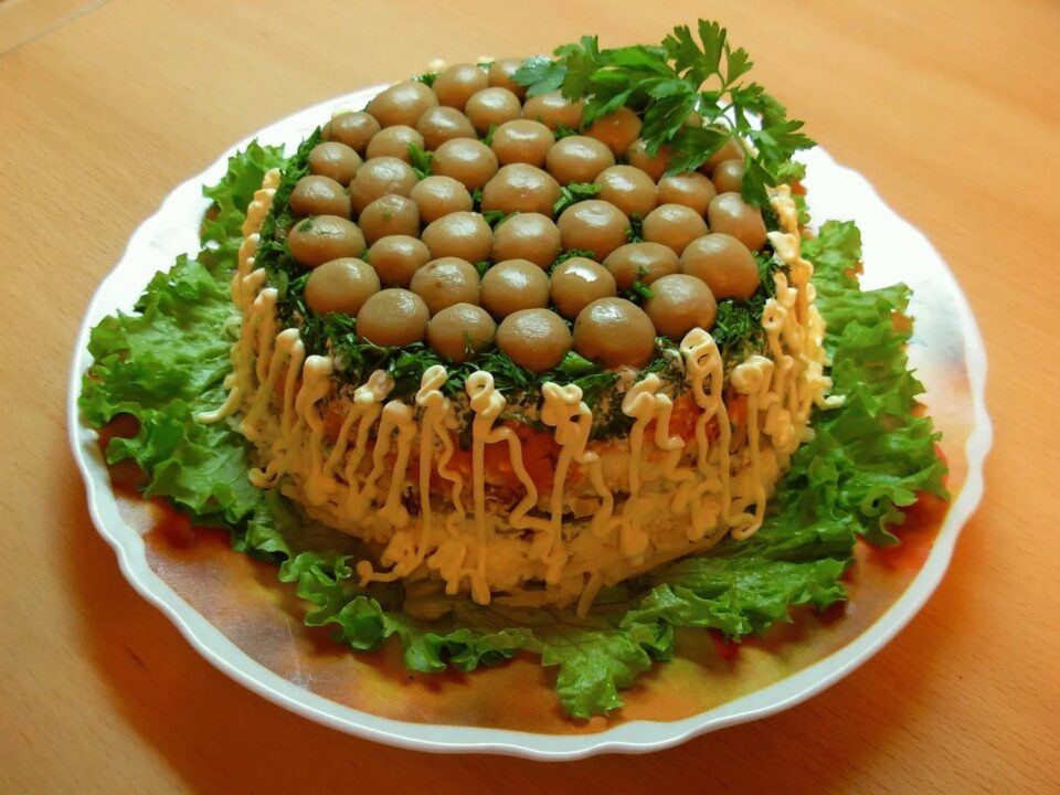 Грибная поляна с шампиньонами салат рецепт с фото