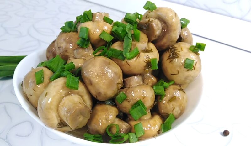 Быстрые и вкусные домашние маринованные грибы: видео рецепт