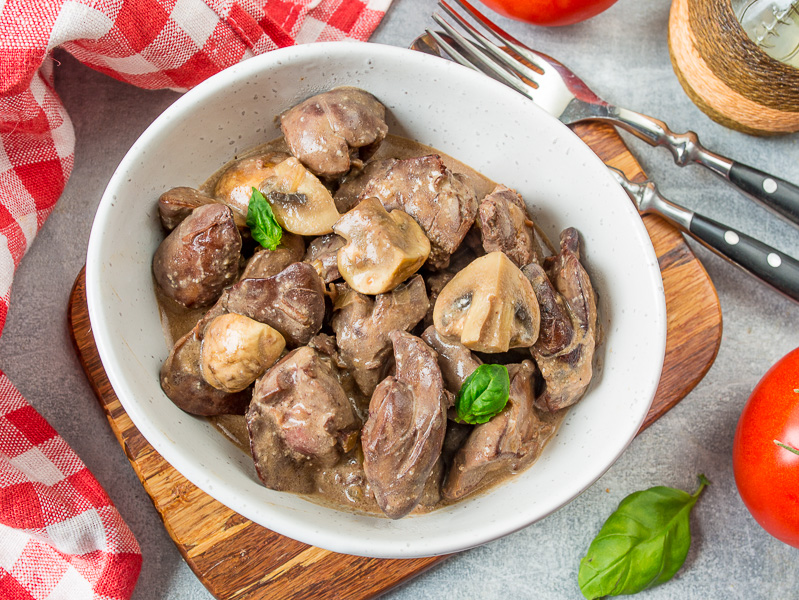 Рецепт приготовления куриной печени и грибов в сливочном соусе с пошаговыми фотографиями в блоге Tasty