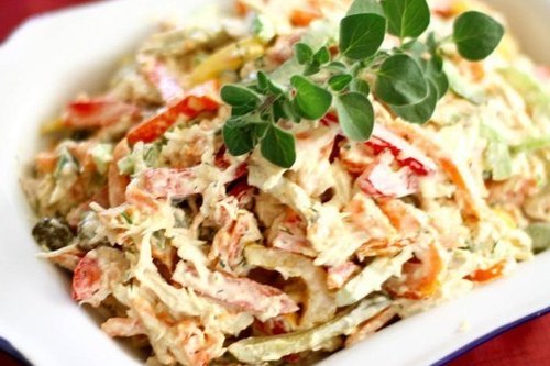 Салат с курицей, сладким перцем и грибами, рецепт с фото - Vkuso.ru