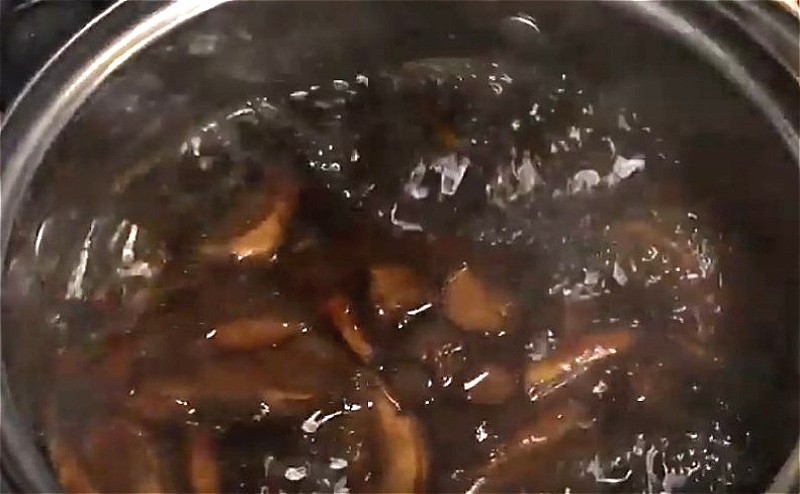 Как вкусно сварить суп с сухими грибами