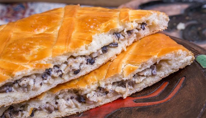 Самые вкусные и простые рецепты пирога с солеными грибами
