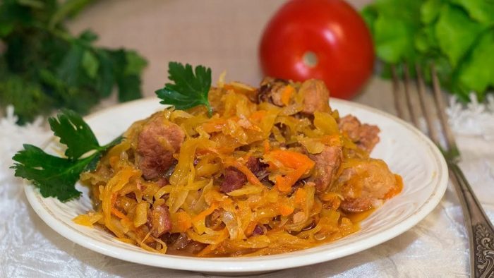 19 рецептов тушеной капусты с мясом и грибами
