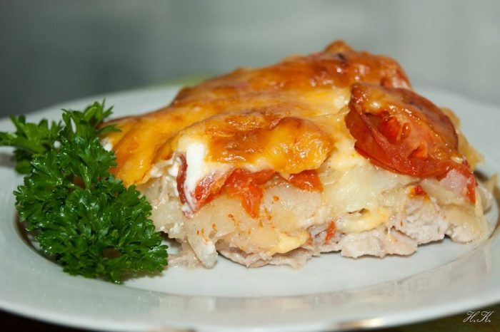 Вкуснейшая свинина с грибами под сыром