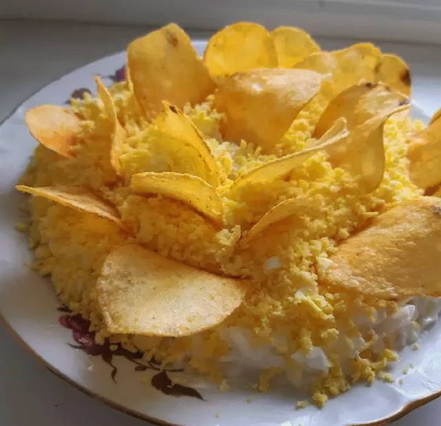 Салат с копченой грудкой и грибами шампиньонами