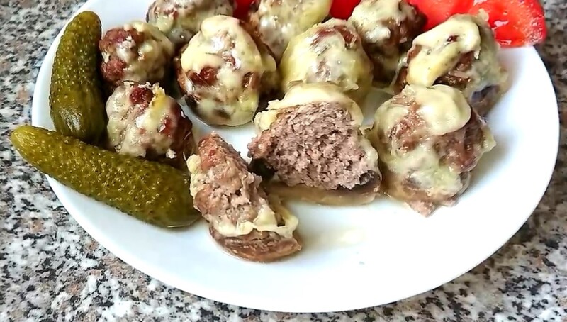 Фаршированные шампиньоны, запеченные в духовке с сыром и начинкой