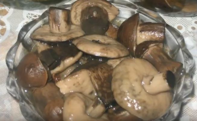 Маринованные подберезовики