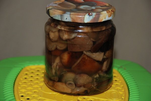 Зонтики из маринованных и копченых грибов
