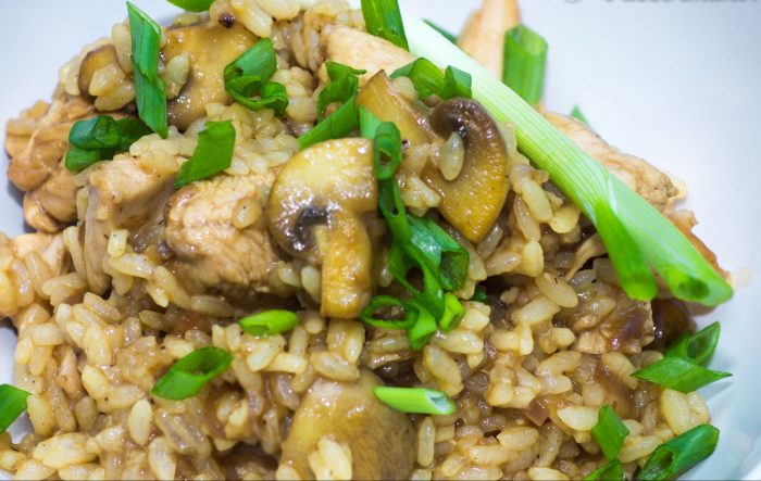 Как вкусно приготовить рис с грибами и мясом