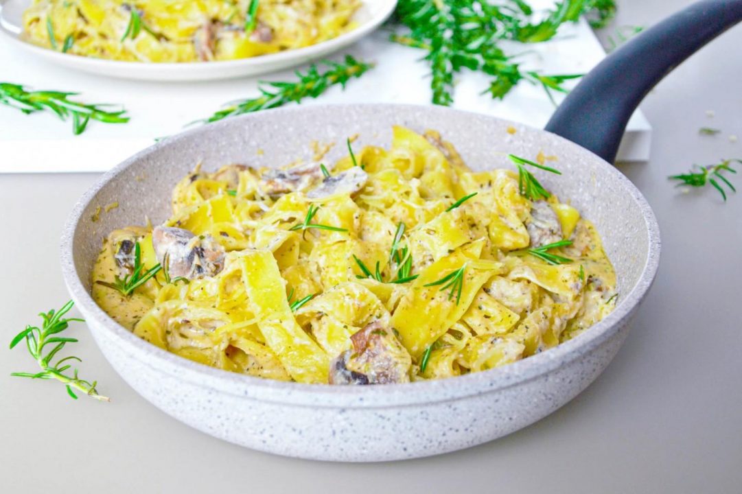 Паста фетучини с грибами в сливочном соусе рецепт с пошаговым фото - 1000.menu