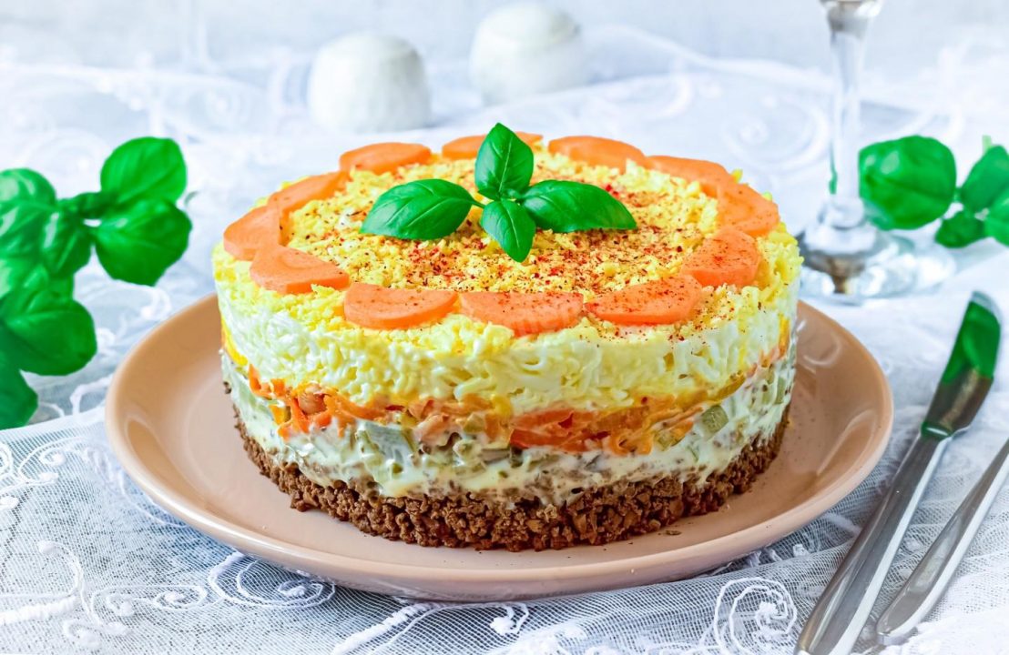 Салат из куриной печени рецепт с пошаговыми фотографиями - 1000.menu