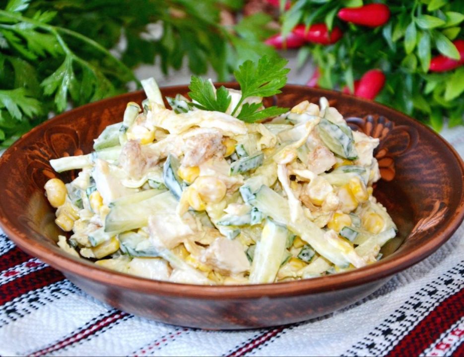 Салат с омлетом и курицей пошаговый рецепт с фотографиями - 1000.menu