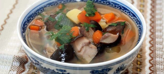 Постный суп с солеными грибами