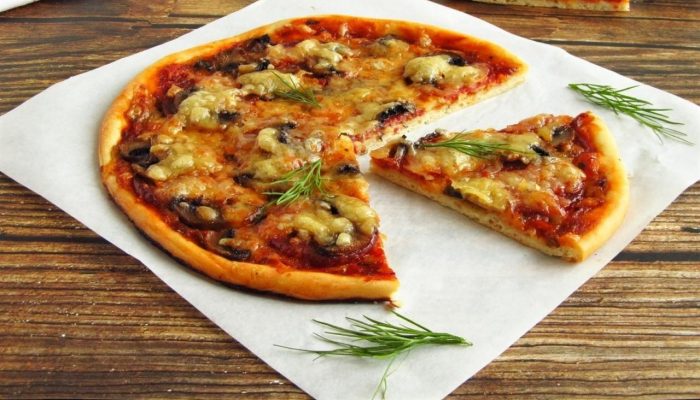 Пицца с консервированными шампиньонами